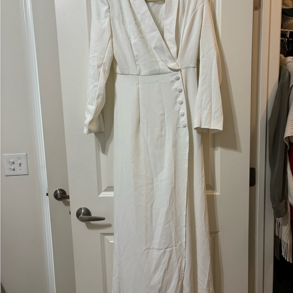 Source Unknown Classic White Long Sleeve Dress